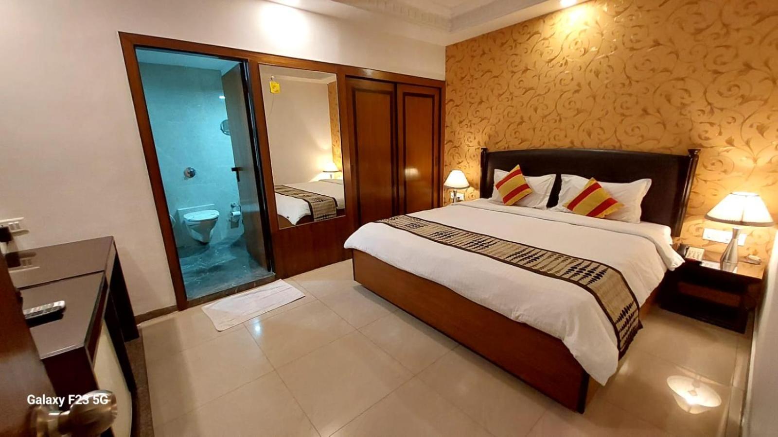 Lytton Kolkata