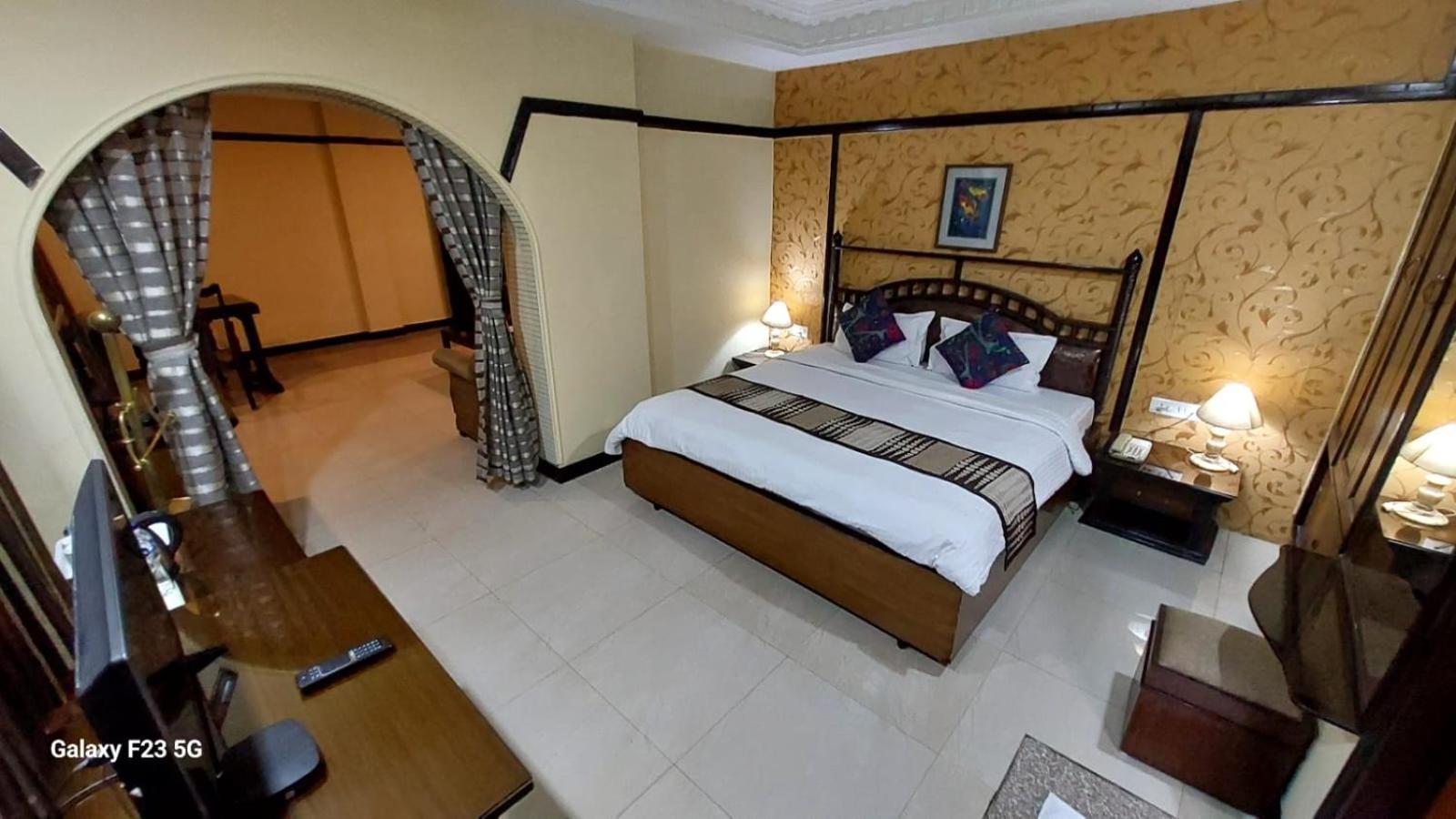 Hotel Lytton Kolkata