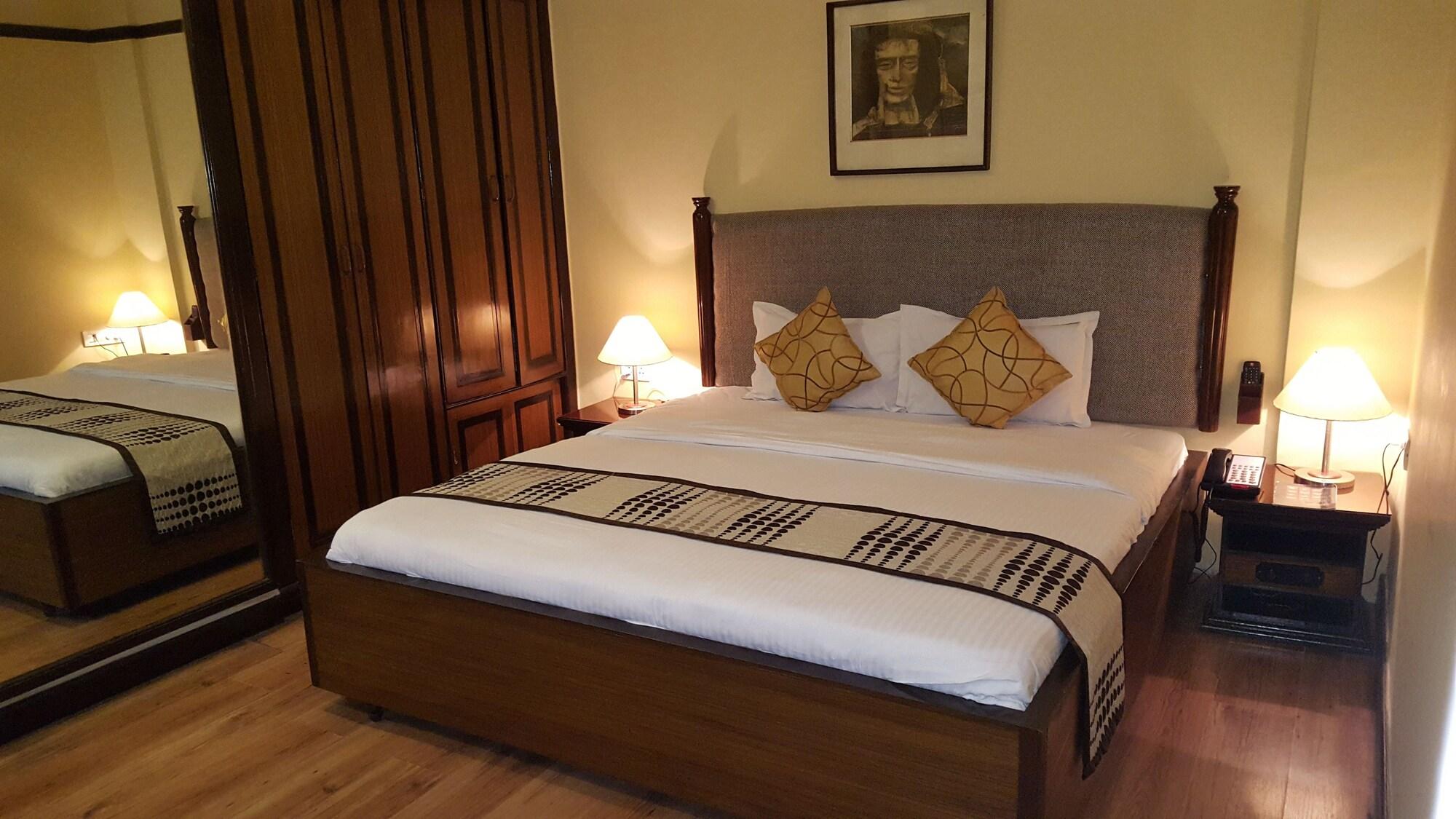 Hotel Lytton