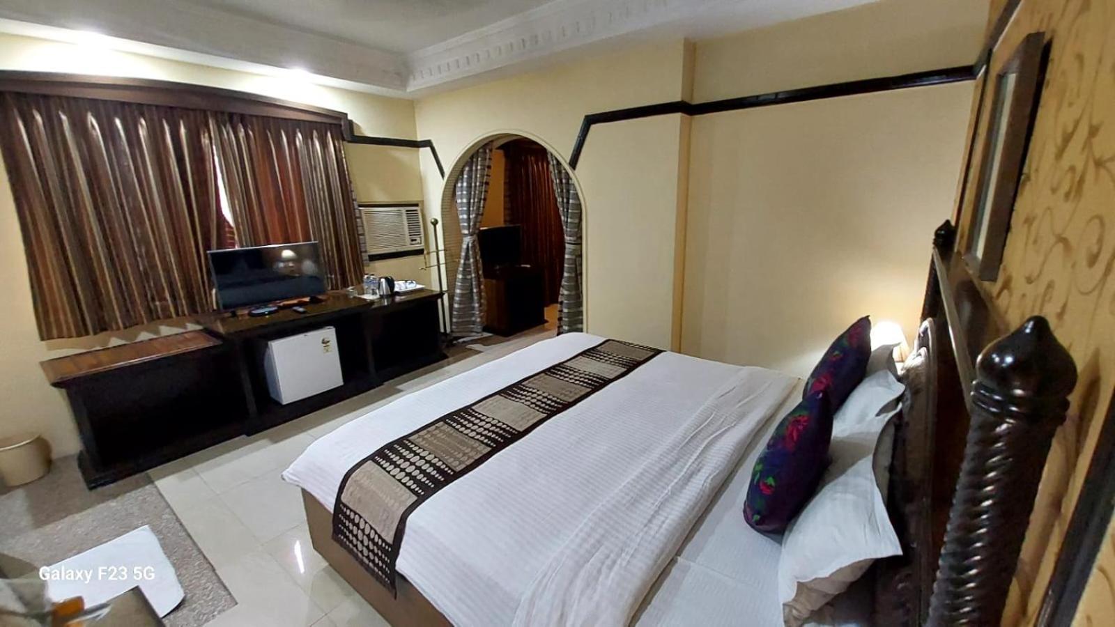 Lytton 3* Kolkata