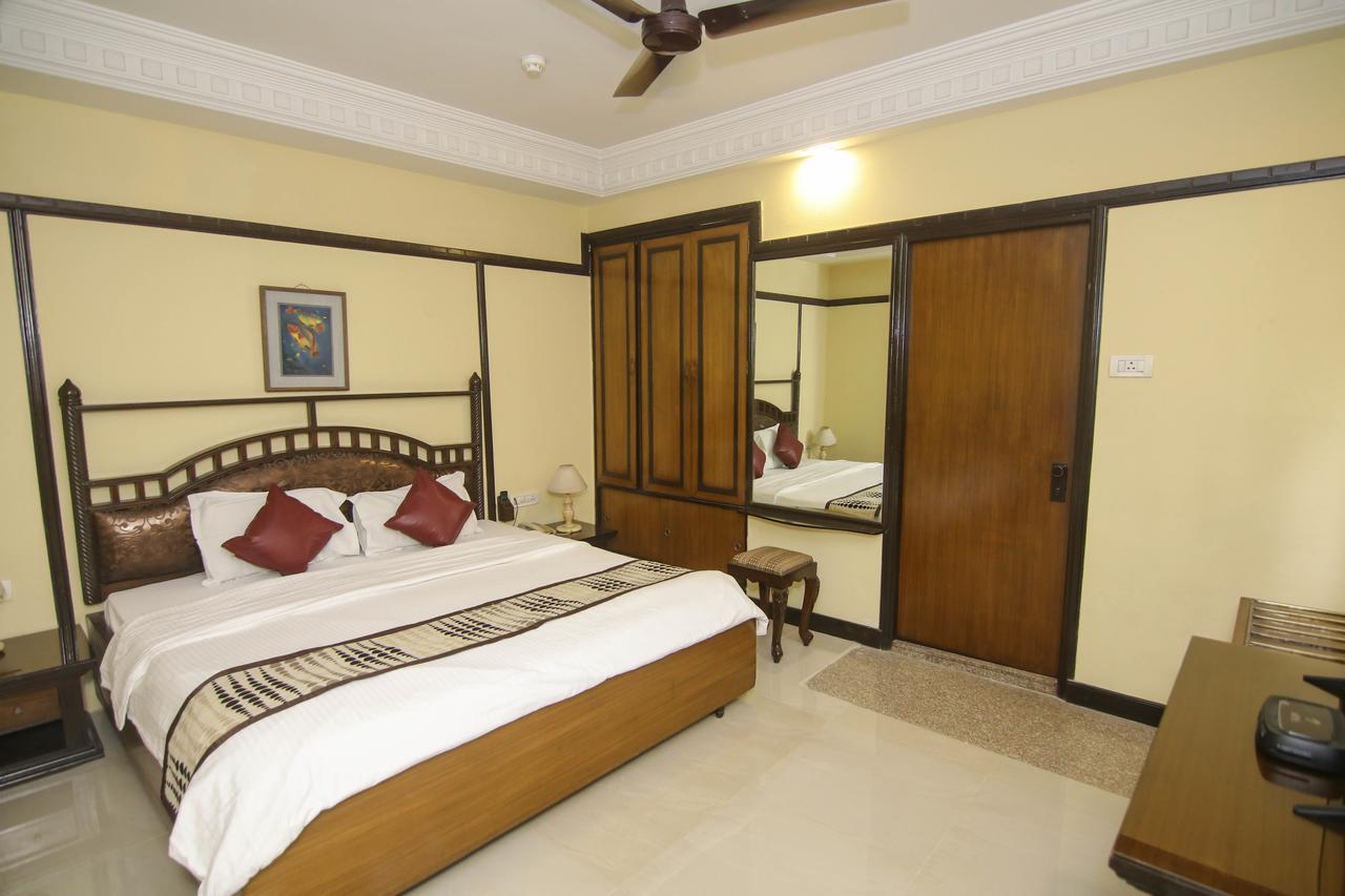 Lytton Hotel 3*